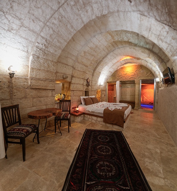 104 Macabeu room with heated pool